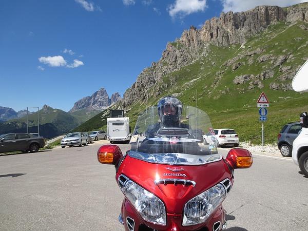 Passo Pordoi-nejvyšší bod, výhled na Piz Boe