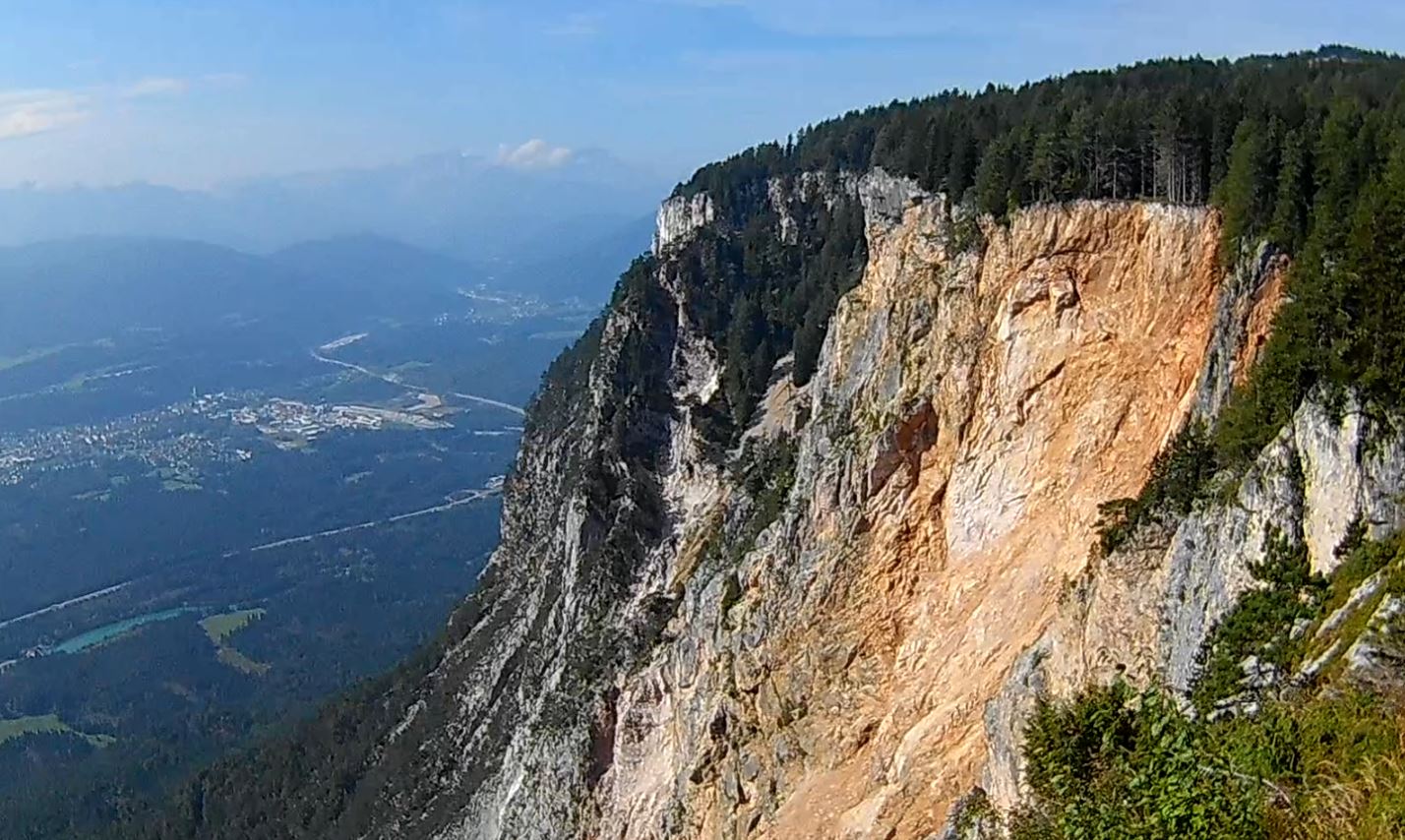 vyhlídka před vrcholem Villacher Alpenstrasse.JPG