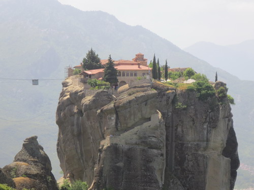 Meteora - kláštery na skalách, jen některé jsou přístupné