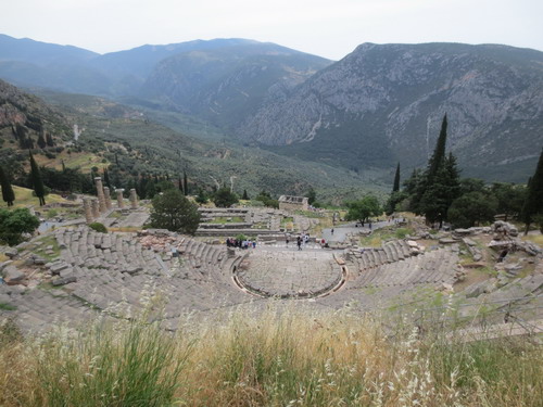 Delfi - divadlo a Apollónův chrám