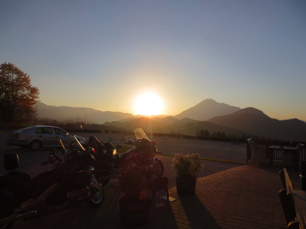 Hora Otcher v západu slunce - pohled z penzionu