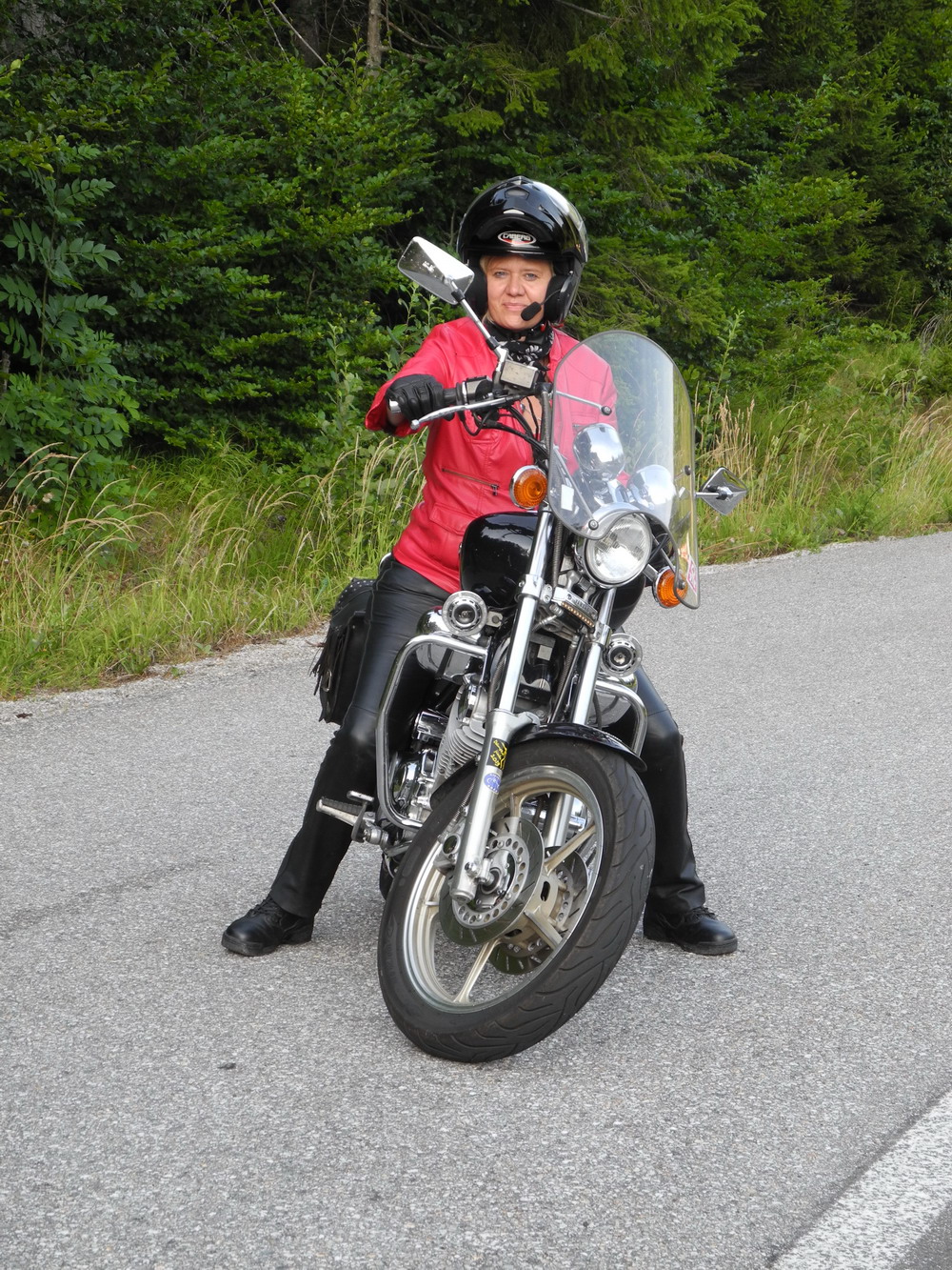 Hotová motorkářka-fakt jezdit umí