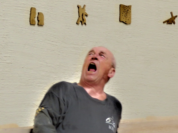 V KOSTELE.jpg